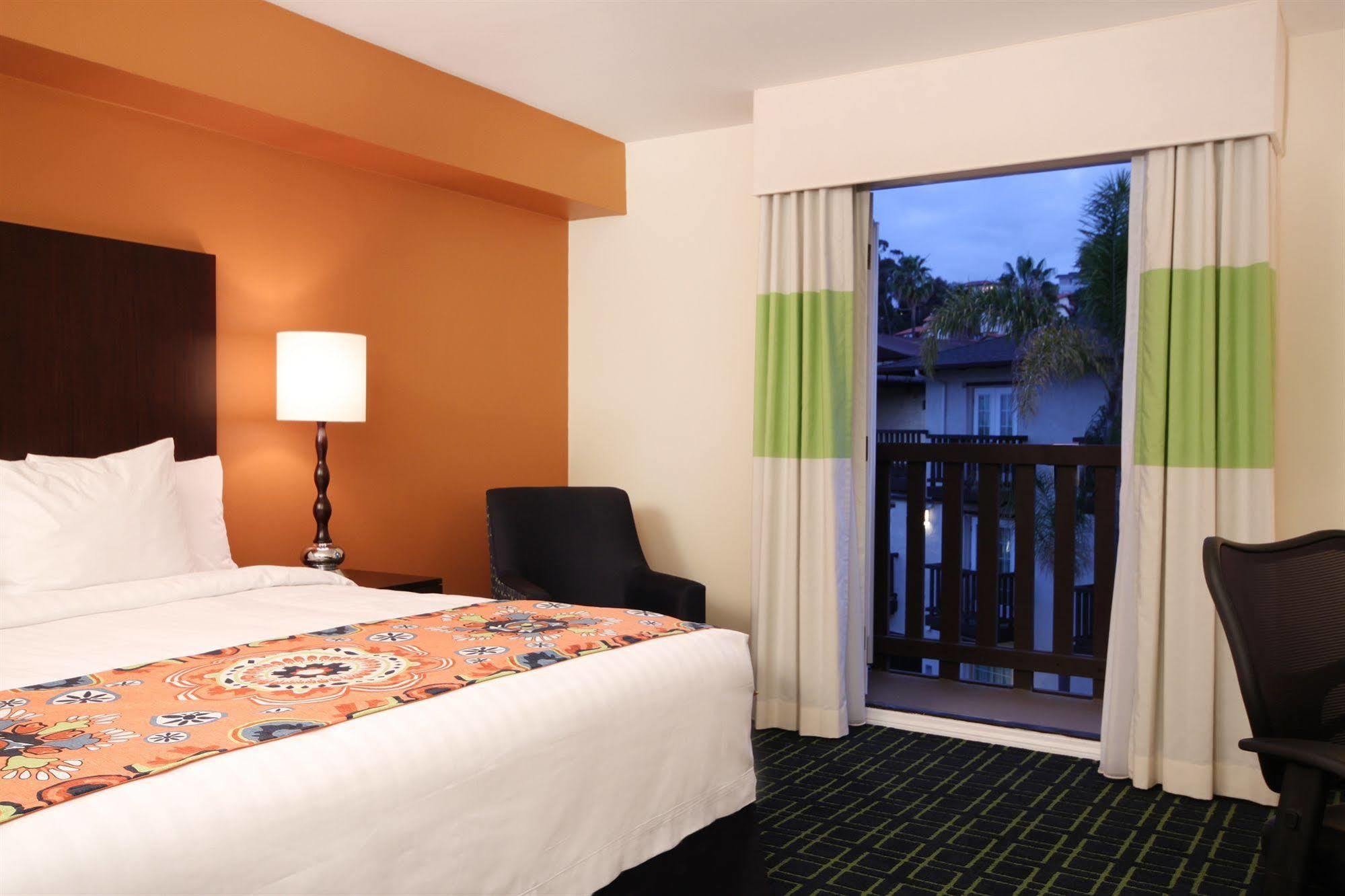 Fairfield Inn & Suites San Diego Old Town Kültér fotó